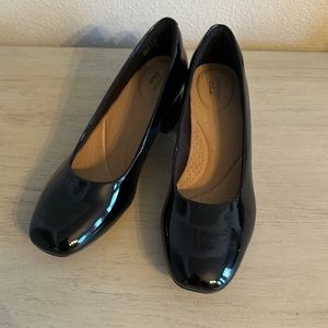 NEW Clarks ultimate collection shoes 10M, black